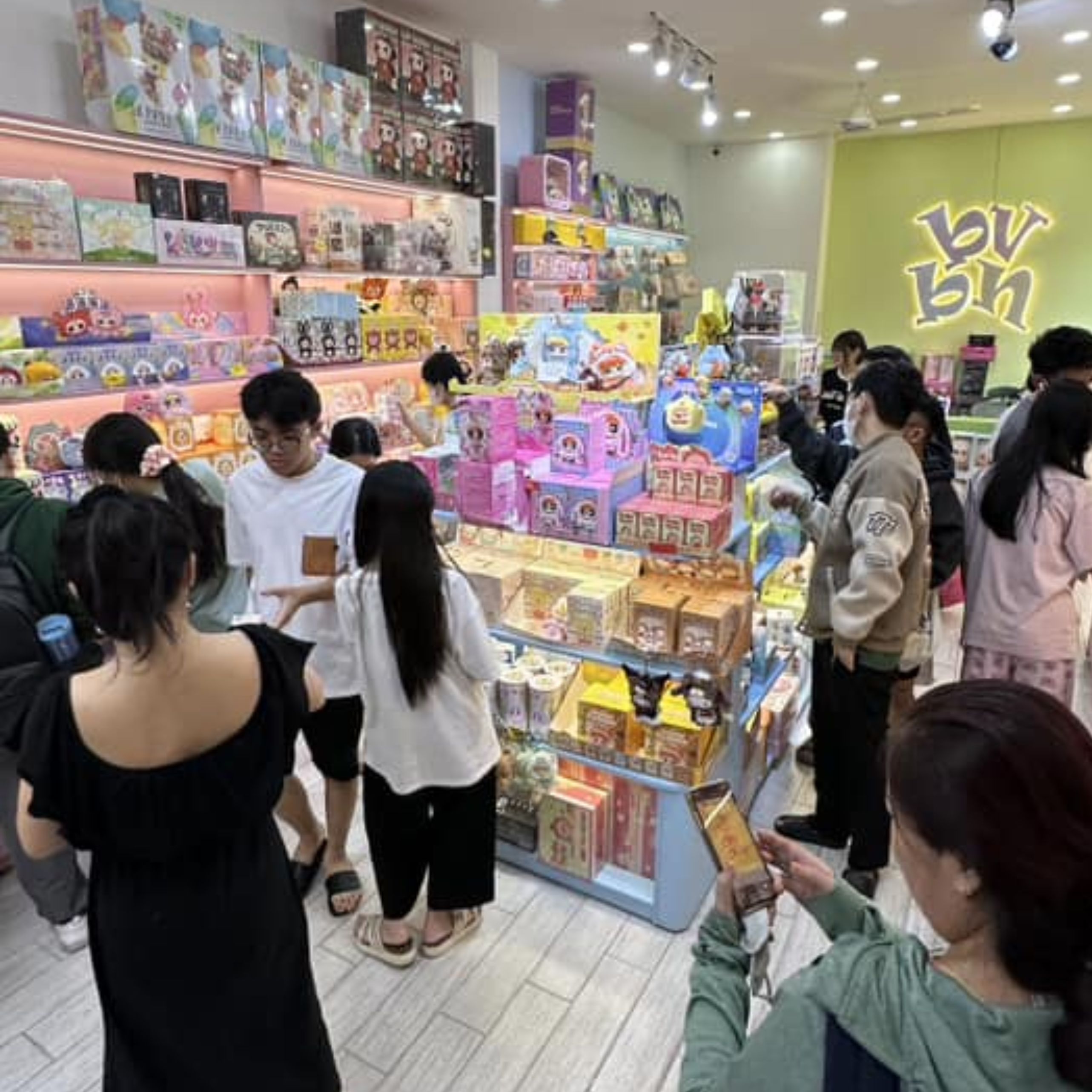 Cuối Tuần Hẹn Hò Tại BlindboxVN, Tại Sao Không? 💝