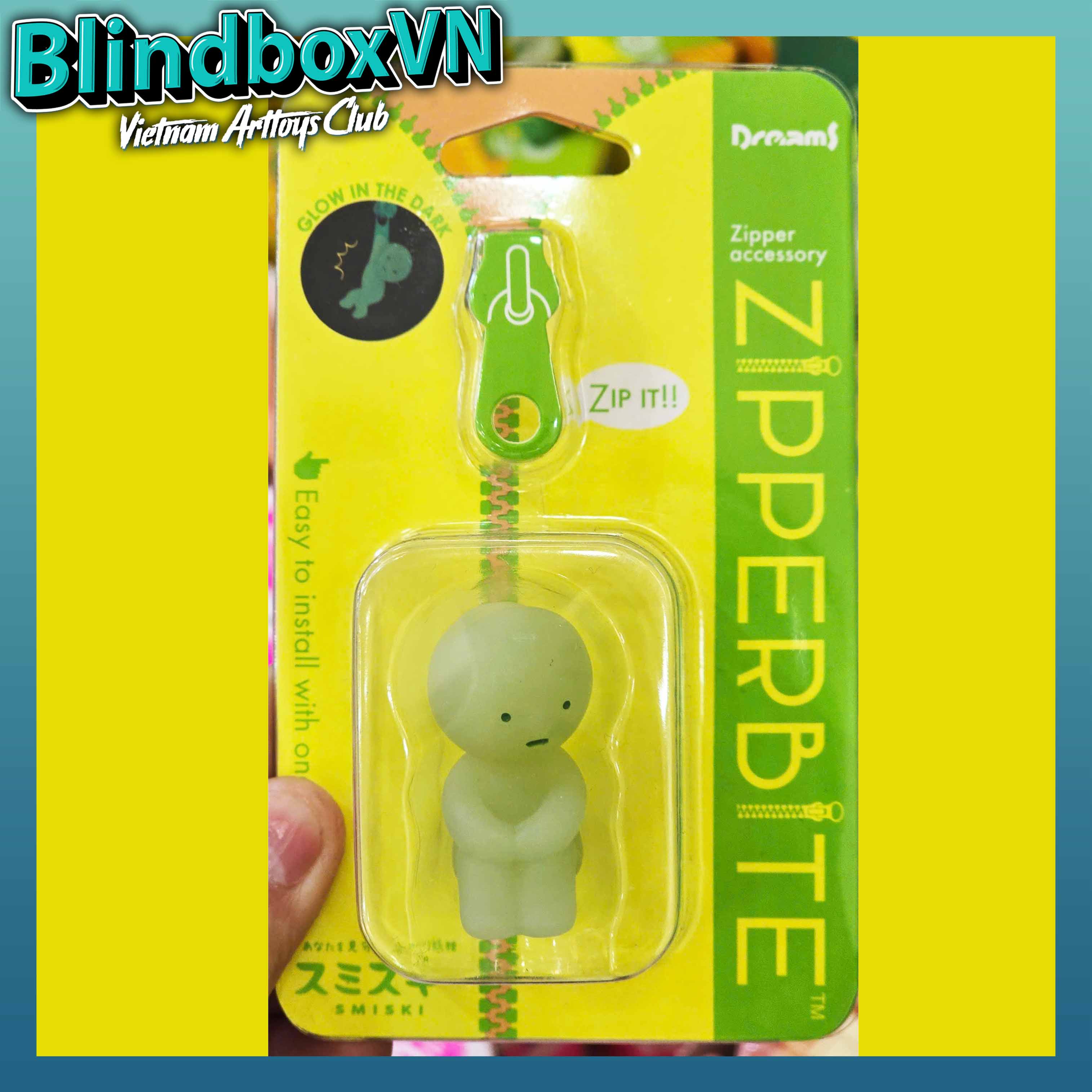 SMISKI Hugging Knees - Móc khóa zipper