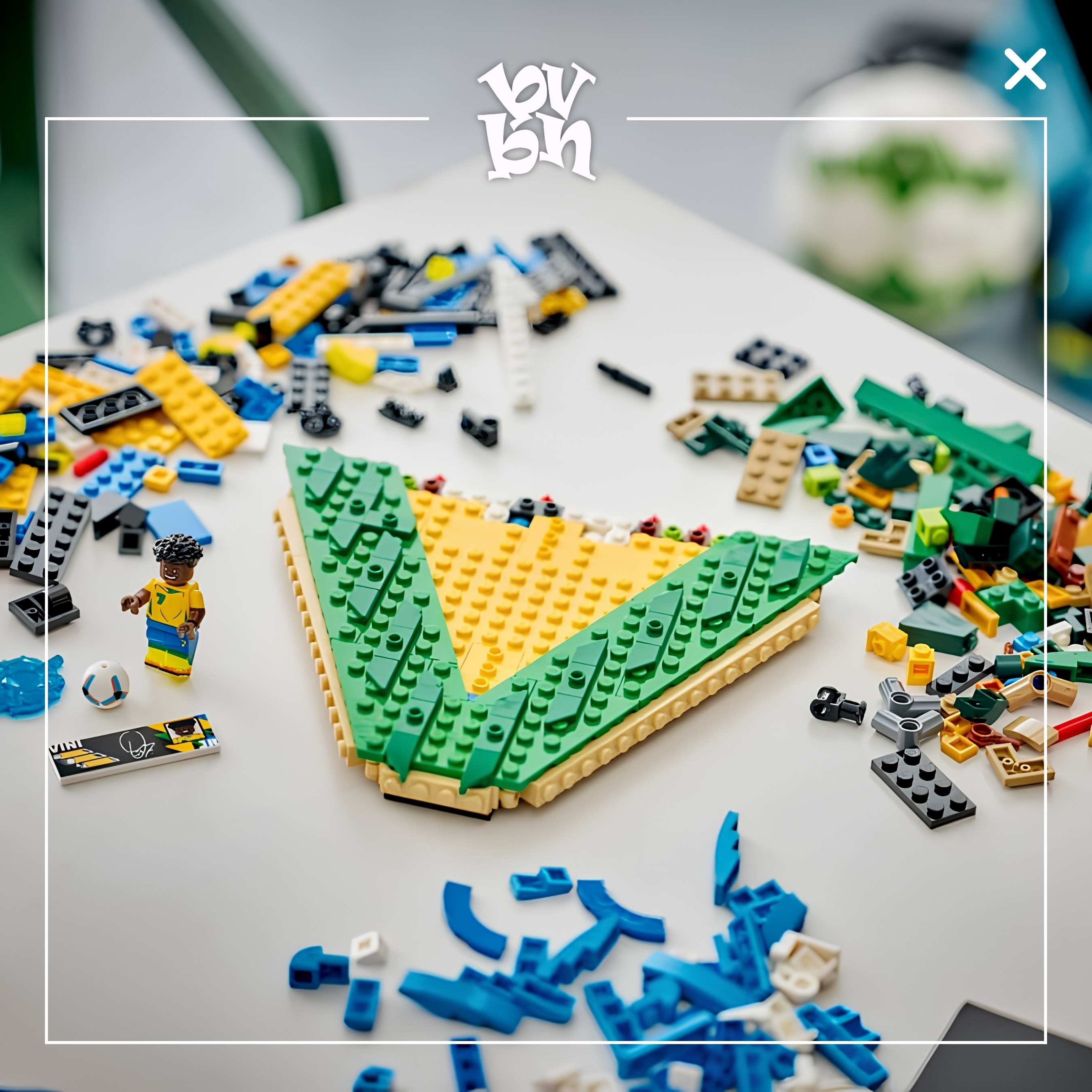 Đồ Chơi Lắp Ráp Biểu Tượng Sân Cỏ Vini Jr LEGO EDITIONS SPORTS