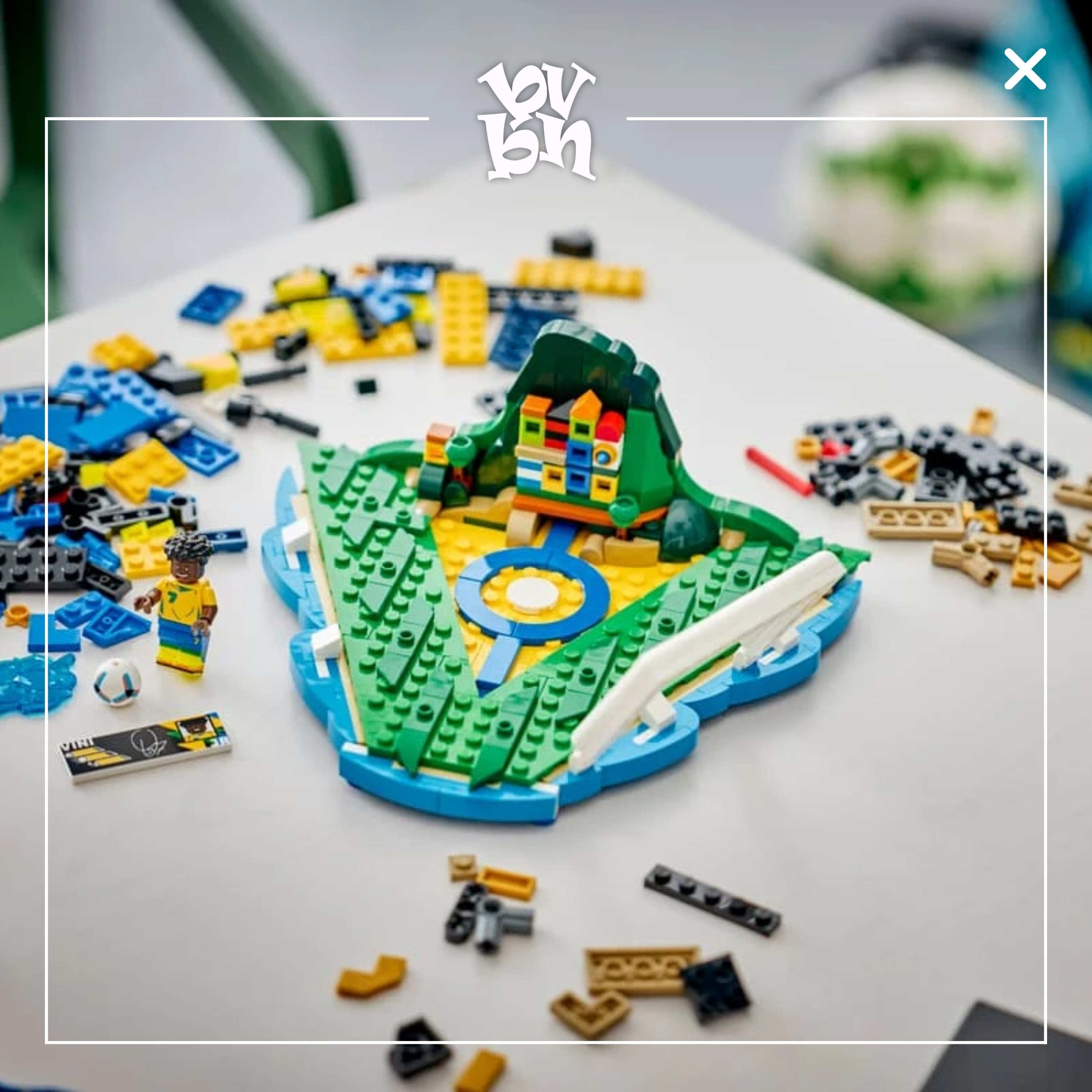 Đồ Chơi Lắp Ráp Biểu Tượng Sân Cỏ Vini Jr LEGO EDITIONS SPORTS
