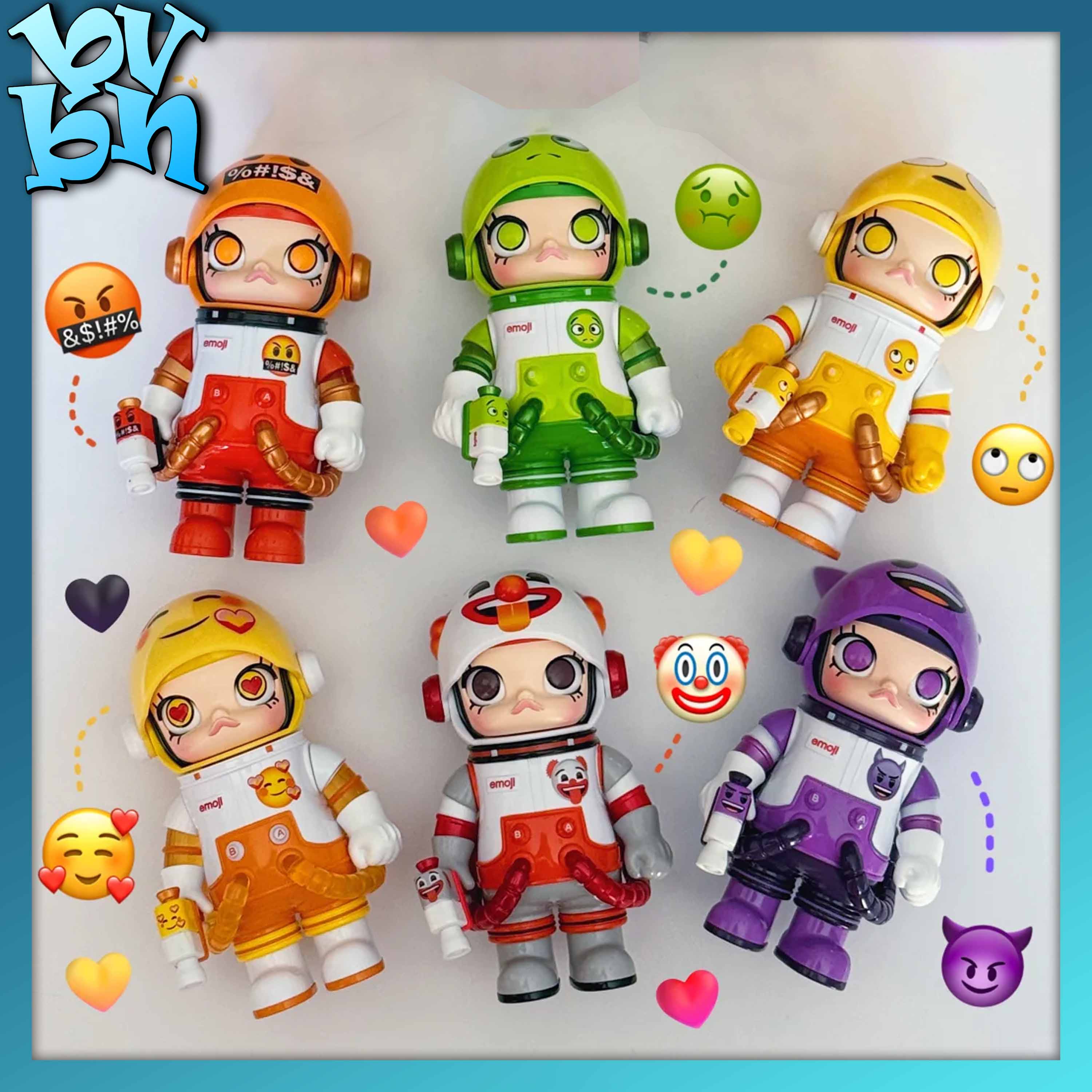 MEGA SPACE MOLLY 100% × Emoji™ Series