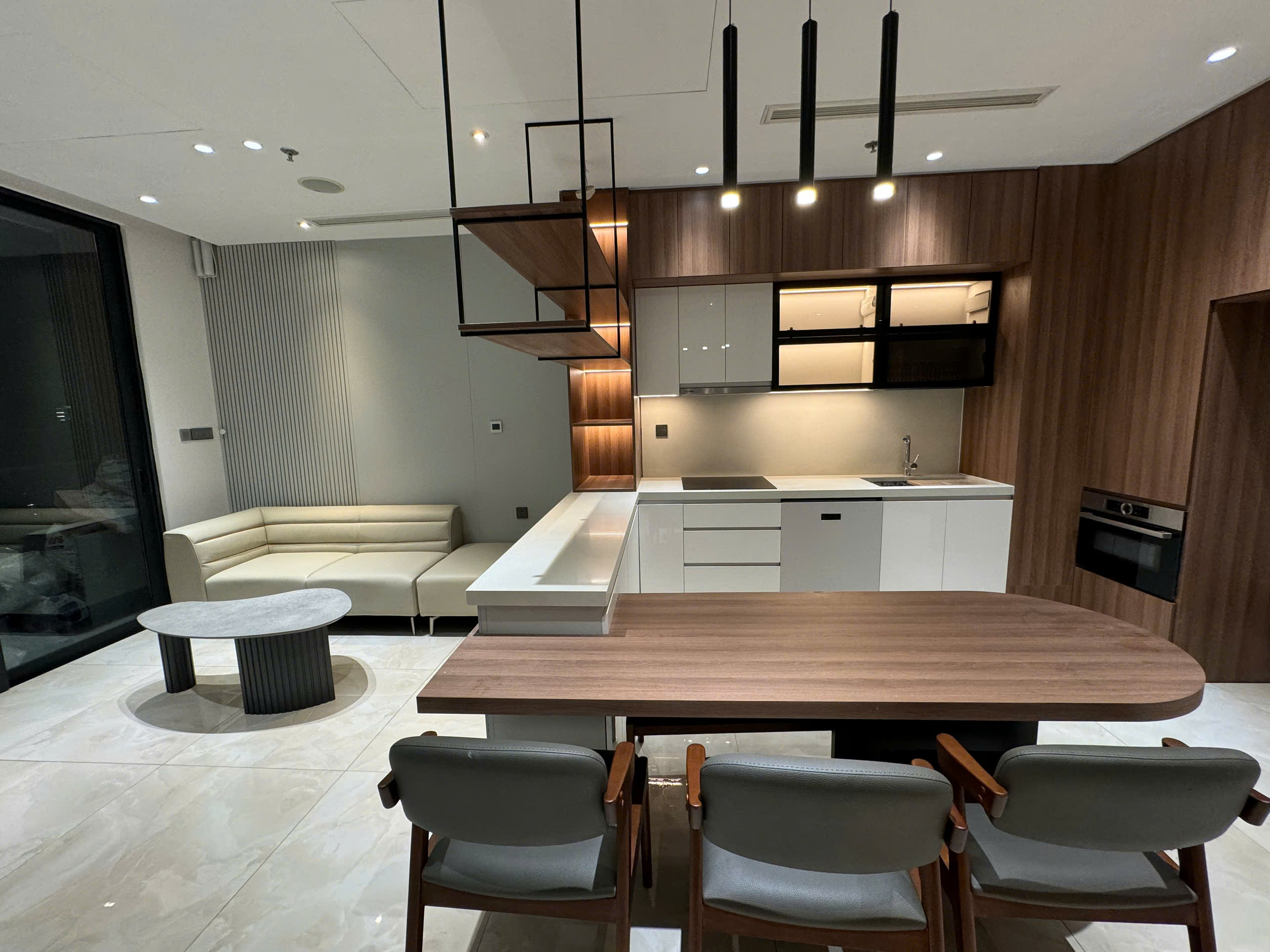 CHO THUÊ CĂN HỘ VINHOMES GOLDEN RIVER – 86M² – 2PN