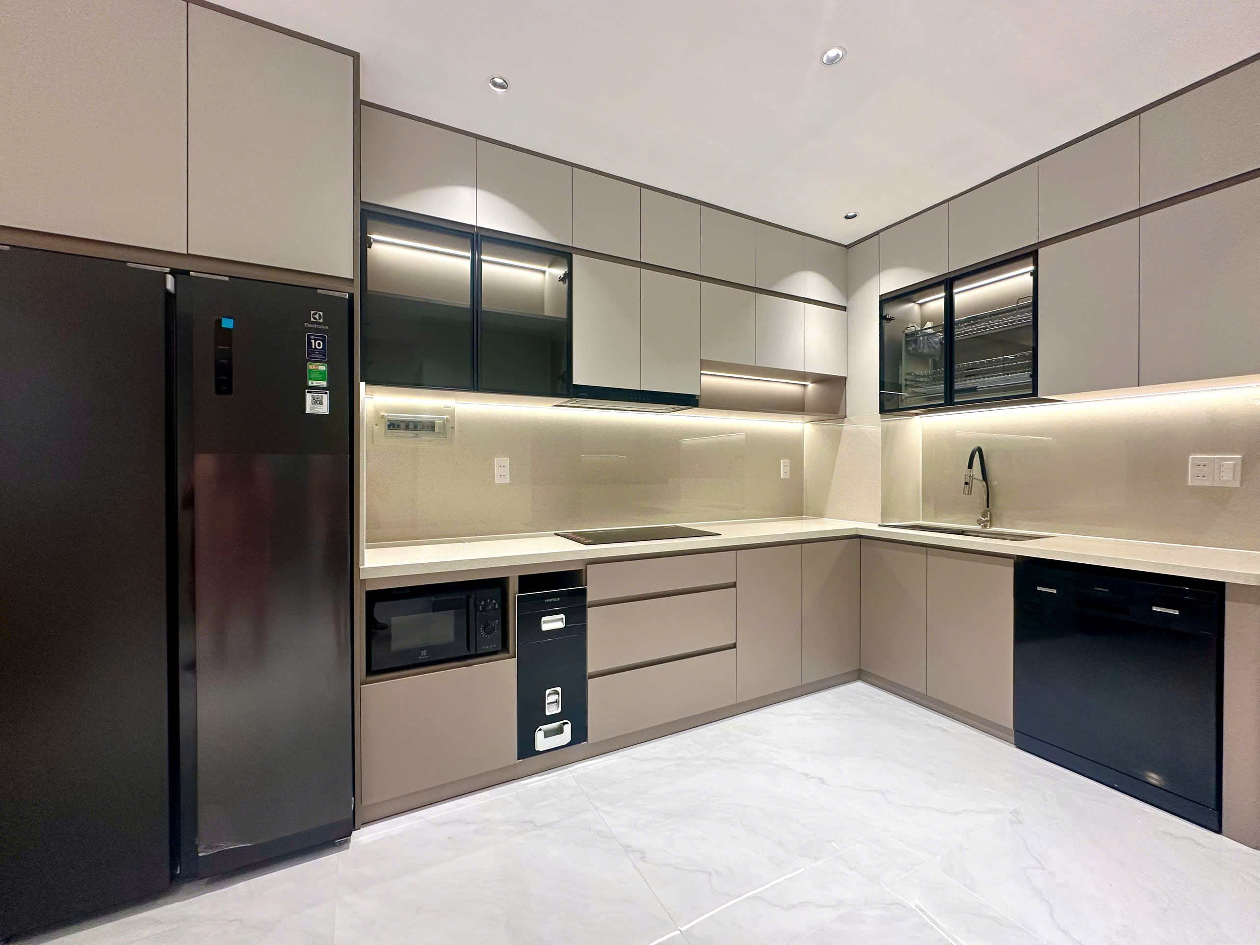 BÁN NHANH CĂN HỘ SKY GARDERN PHÚ MỸ HƯNG - 2 PHÒNG NGỦ - 71M2