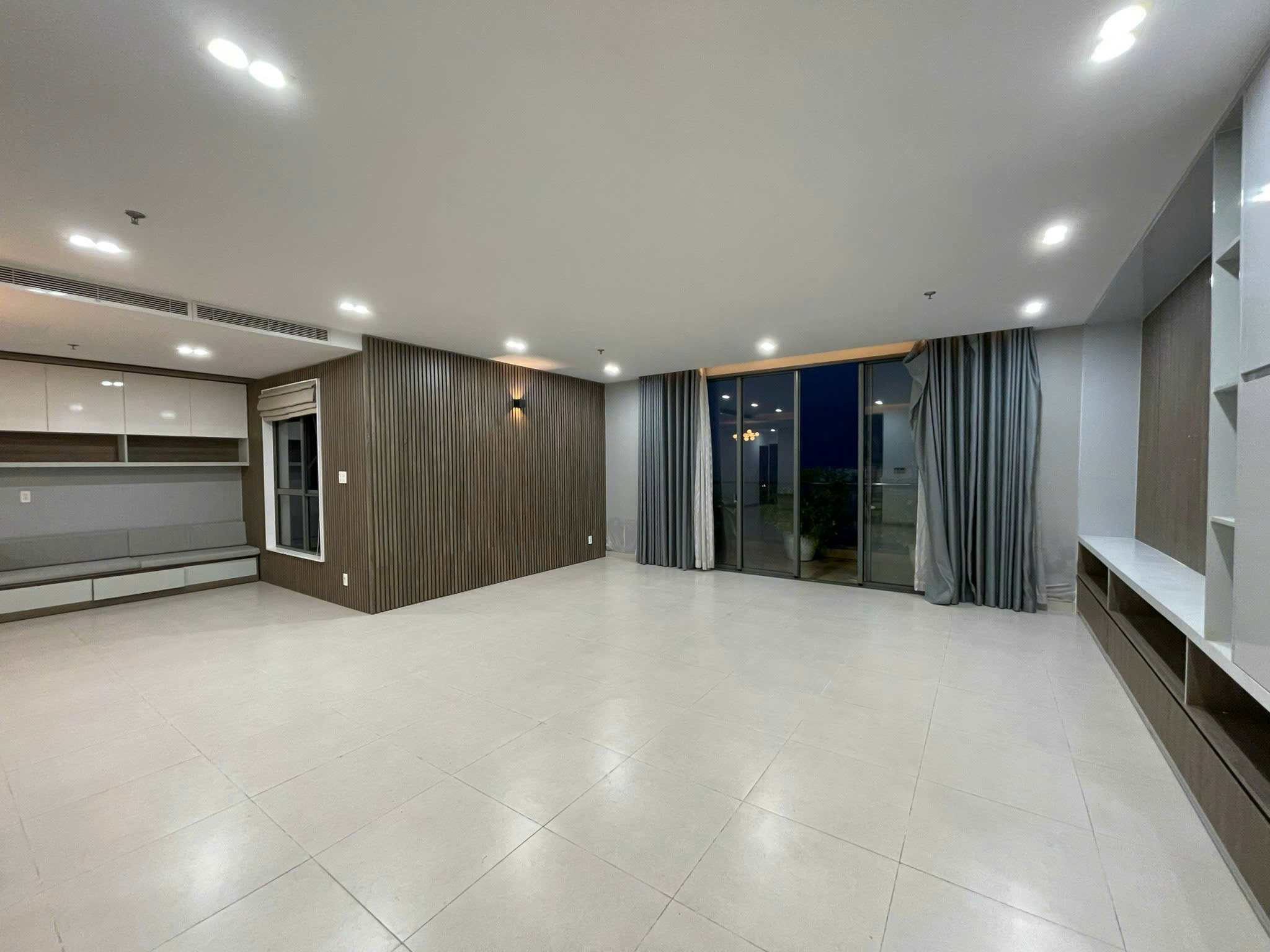 CHO THUÊ PENTHOUSE DUPLEX MASTERI THẢO ĐIỀN 4PN 260M2