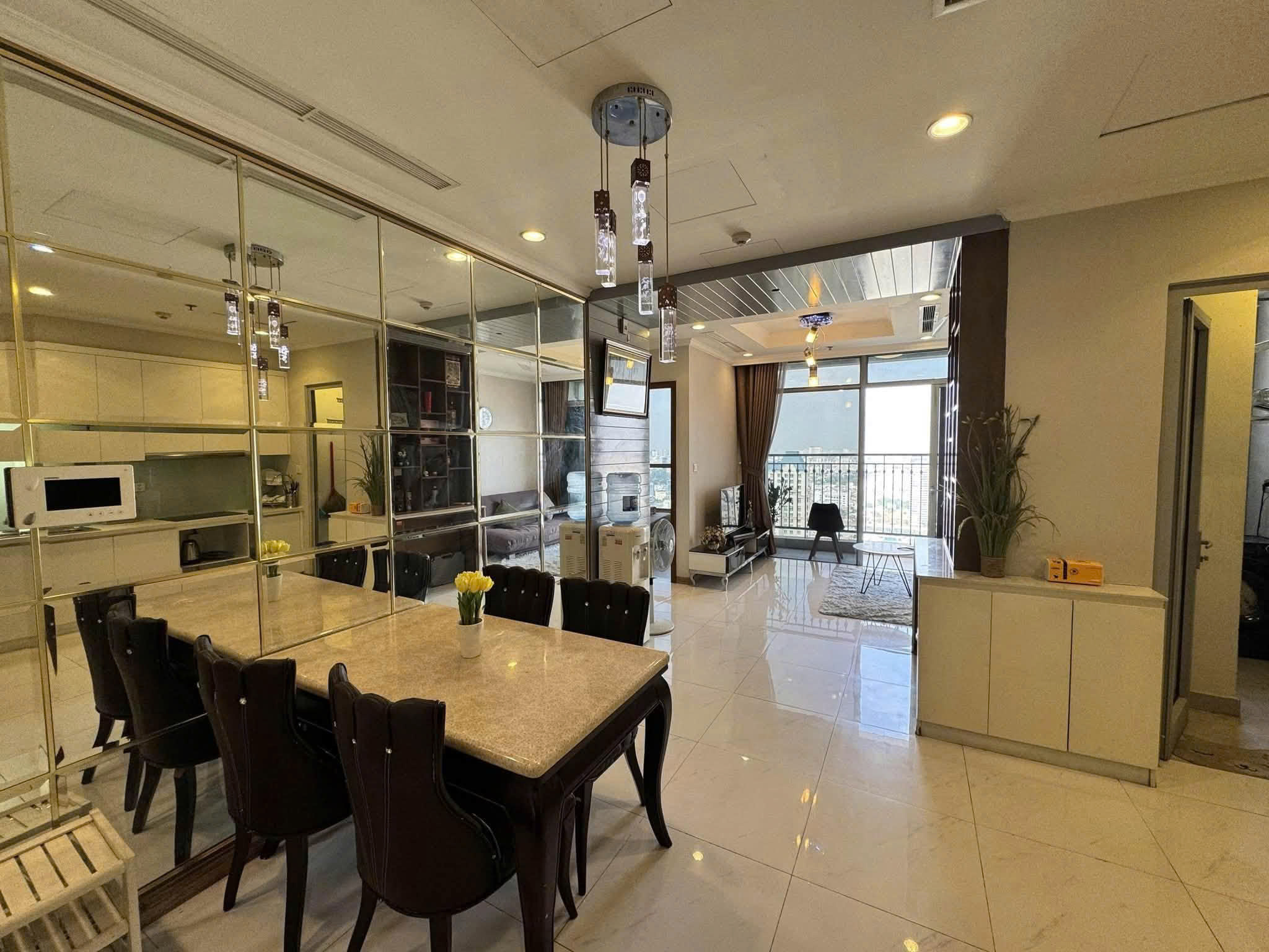 CHO THUÊ NHANH CĂN HỘ VINHOMES CENTRAL PARK - 75M2 - 2 PHÒNG NGỦ - ĐẦY ĐỦ NỘI THẤT