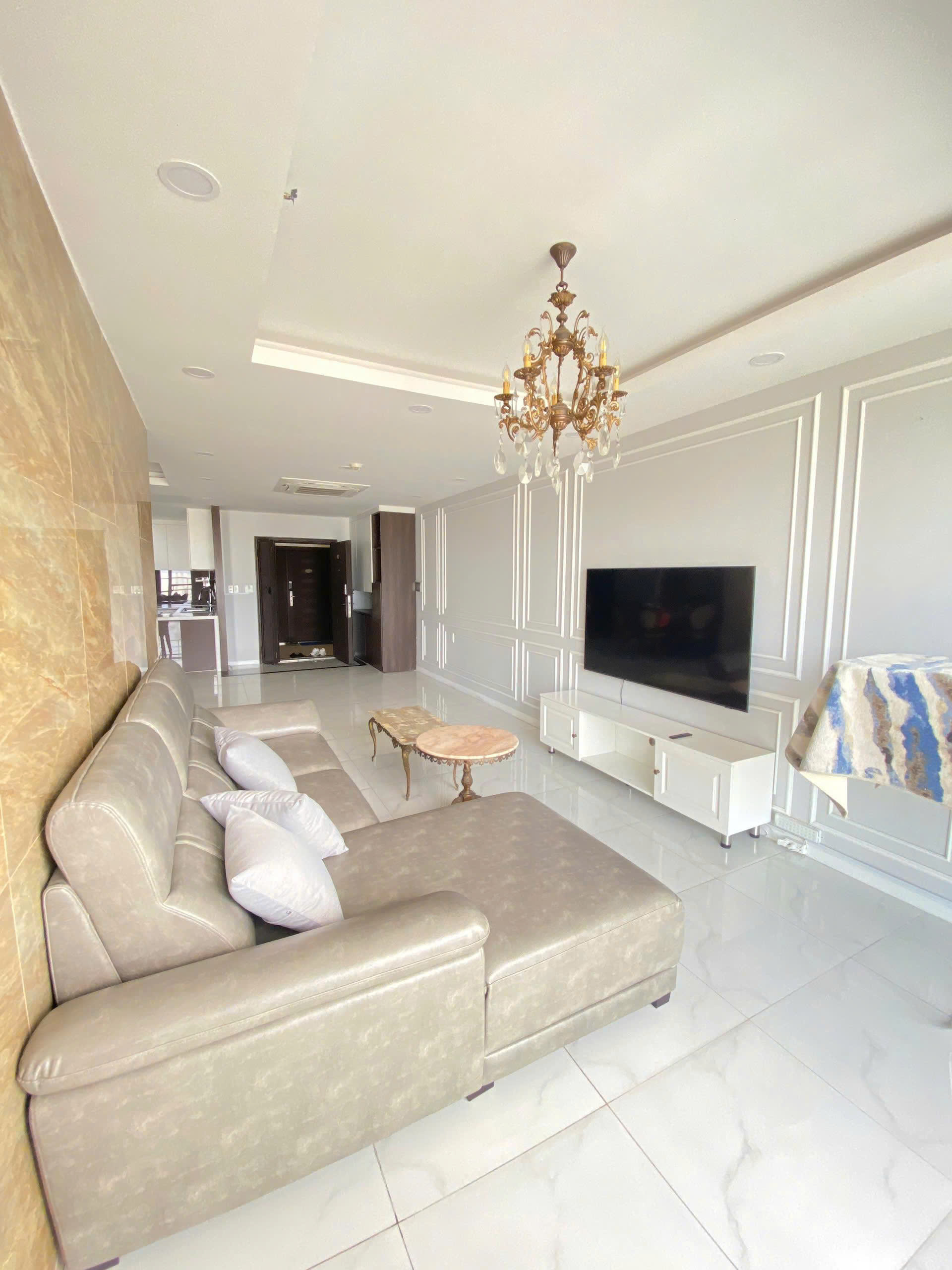 CHO THUÊ CĂN HỘ SCENIC VALLEY – 117M² – 3PN – ÍT NỘI THẤT