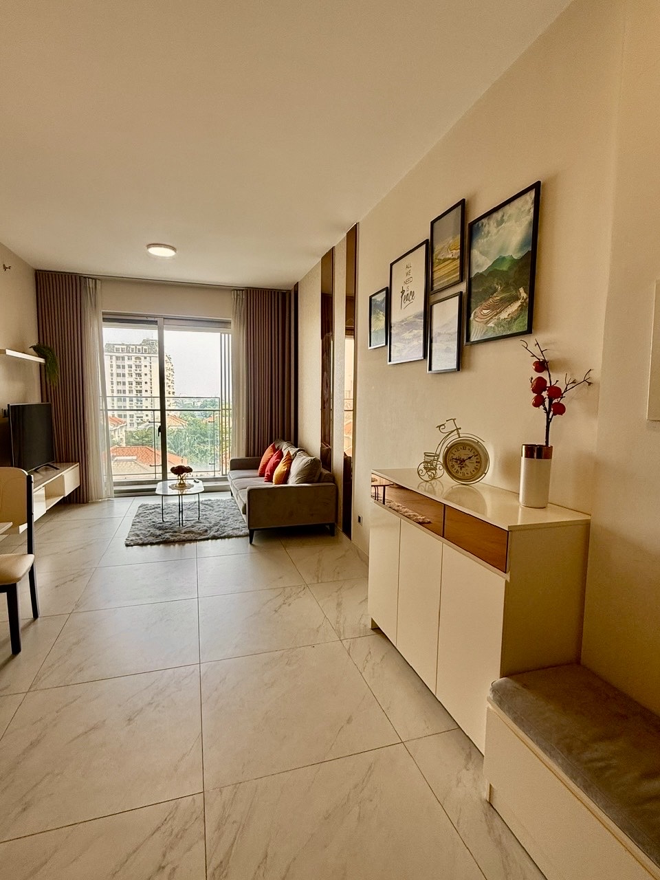 CHO THUÊ CĂN HỘ MIDTOWN M7 - 2 PHÒNG NGỦ - ĐẨY ĐỦ NỘI THẤT ĐẸP - 86M2