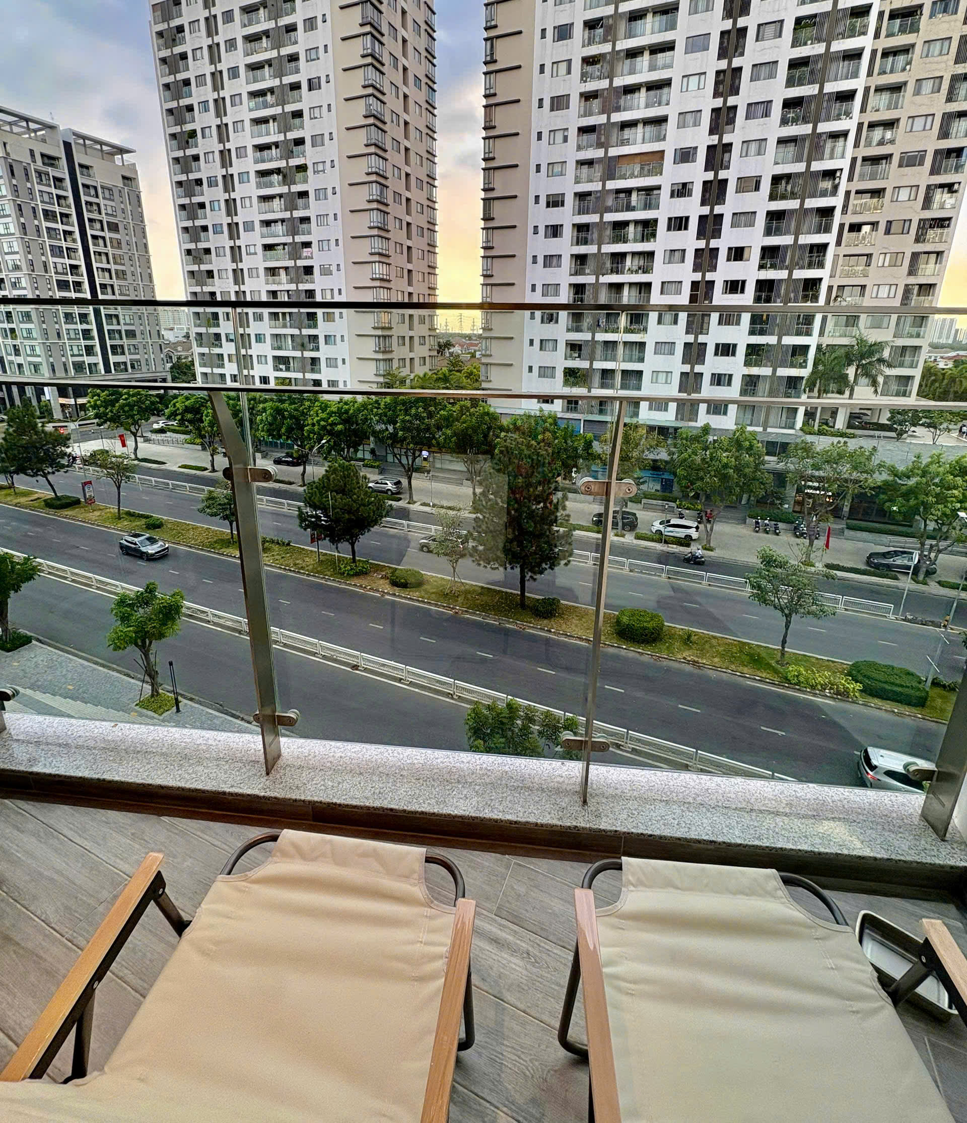 BÁN CĂN HỘ THE AURORA PHÚ MỸ HƯNG QUẬN 7 – 75M² | 2 PHÒNG NGỦ | FULL NỘI THẤT