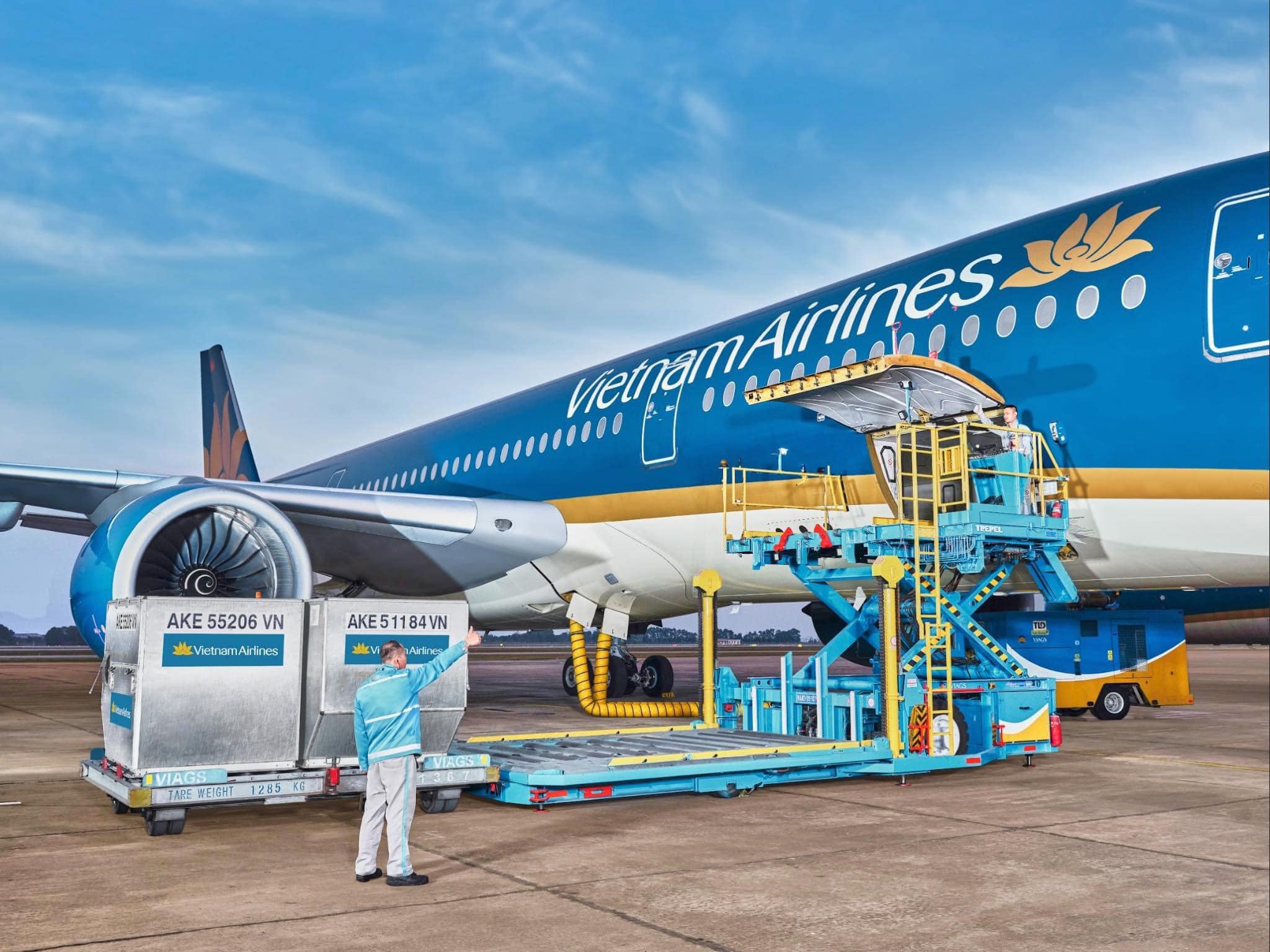 CHUNG TAY VÌ ĐỒNG BÀO: VIETNAM AIRLINES VẬN CHUYỂN MIỄN PHÍ HÀNG HÓA CỨU TRỢ VÙNG BÃO LŨ MIỀN BẮC