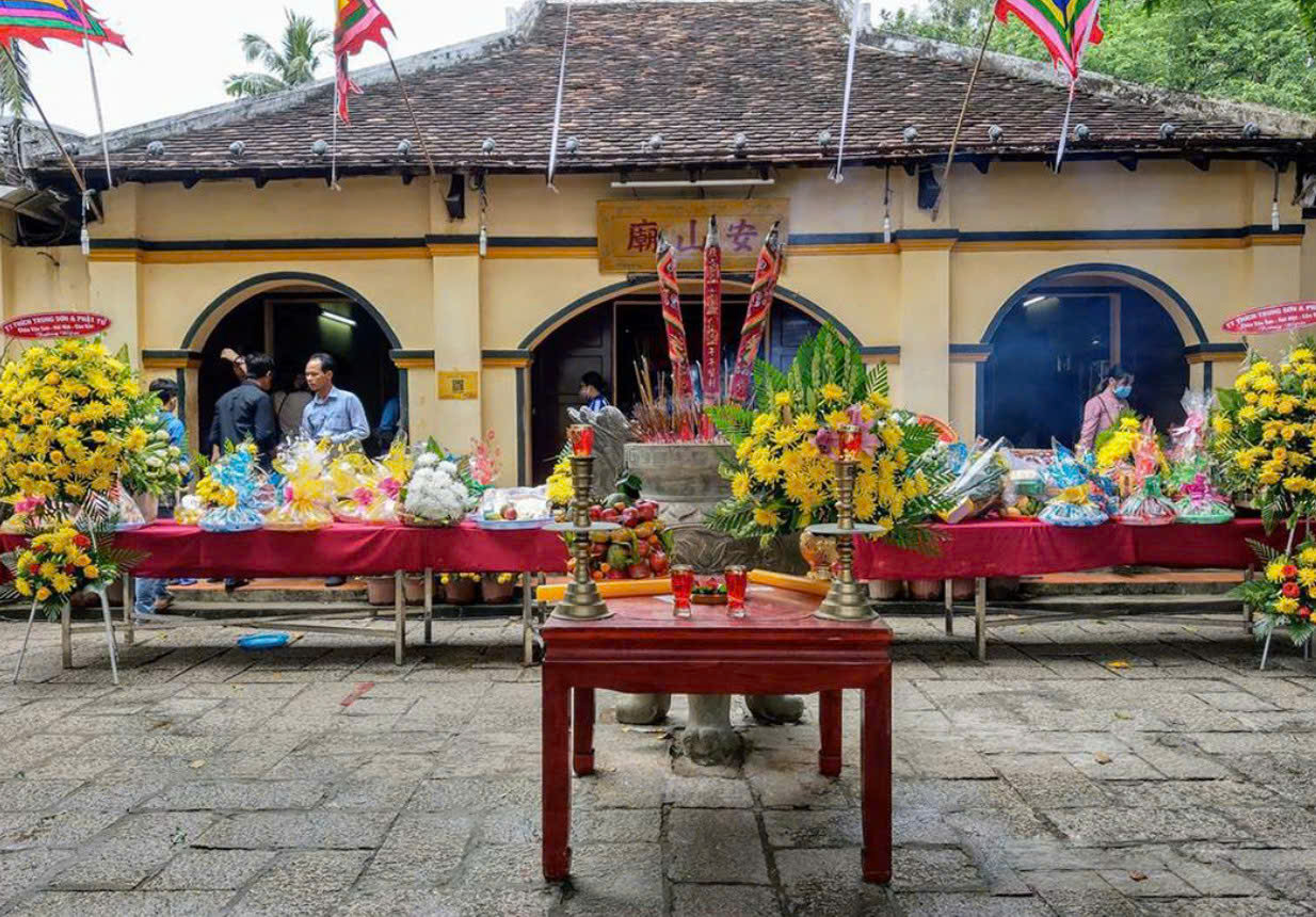 MIẾU CẦU DUYÊN CÔN ĐẢO