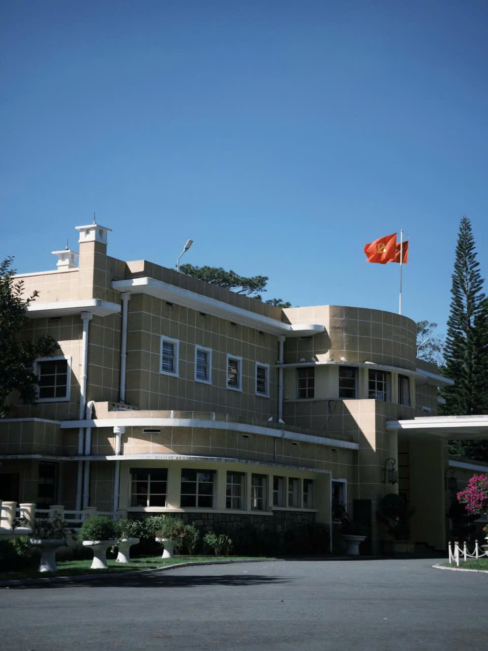 🌺 𝐕𝐢𝐯𝐮 Đ𝐚̀ 𝐋𝐚̣𝐭 𝐭𝐡𝐚́𝐧𝐠 𝟏𝟐 - 𝐂𝐡𝐞𝐜𝐤 𝐢𝐧 𝐅𝐞𝐬𝐭𝐢𝐯𝐚𝐥 🌼