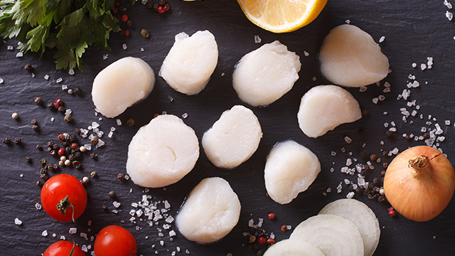 VÀO BẾP VỚI MÓN SÒ ĐIỆP NƯỚNG ĂN CÙNG BÁNH GALATTES, RAU CỦ SỐT NẤM TRUFFLE