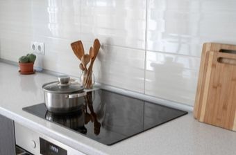 SỨC HÚT KHÓ CƯỠNG CỦA BẾP TỪ NHẬP KHẨU