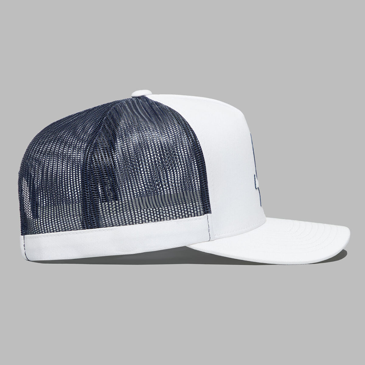 NÓN SILICONE SKULL & TEES TRUCKER