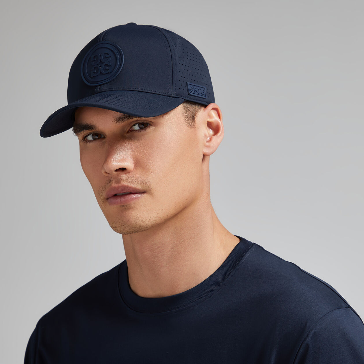 NÓN PERFORATED FEATHERWEIGHT TECH SNAPBACK