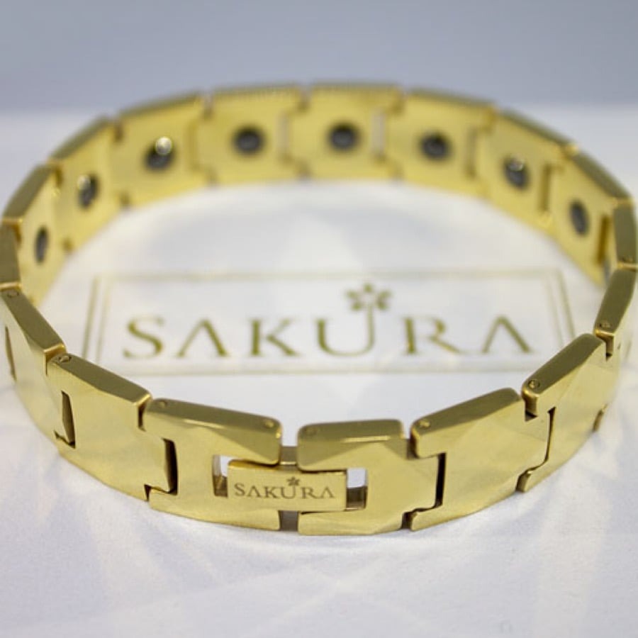 Vòng tay điều hòa huyết áp Sakura Nhật Bản cho nam