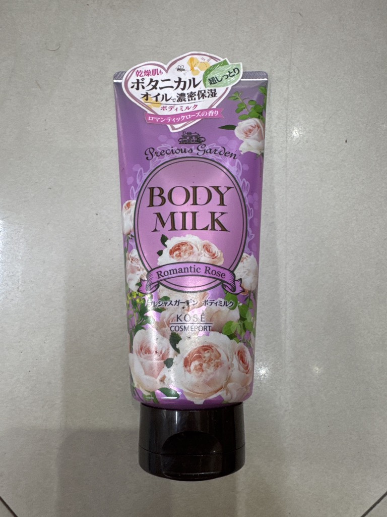 Sữa dưỡng thể Body Milk Kose Nhật bản tuýp 200g