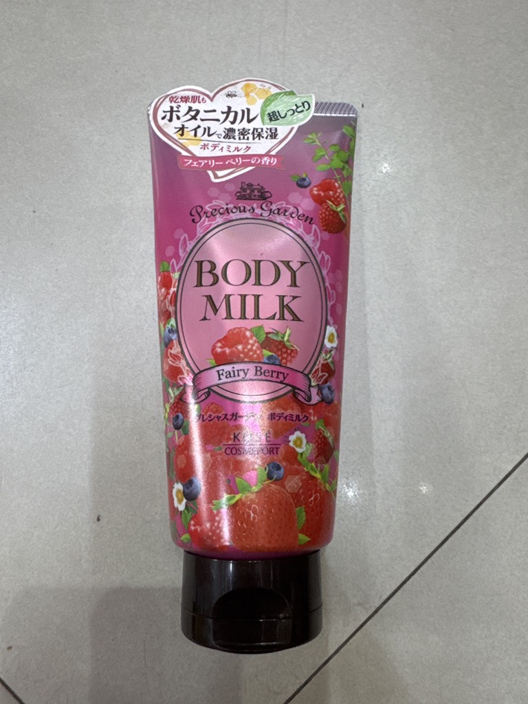 Sữa dưỡng thể Body Milk Kose Nhật bản tuýp 200g