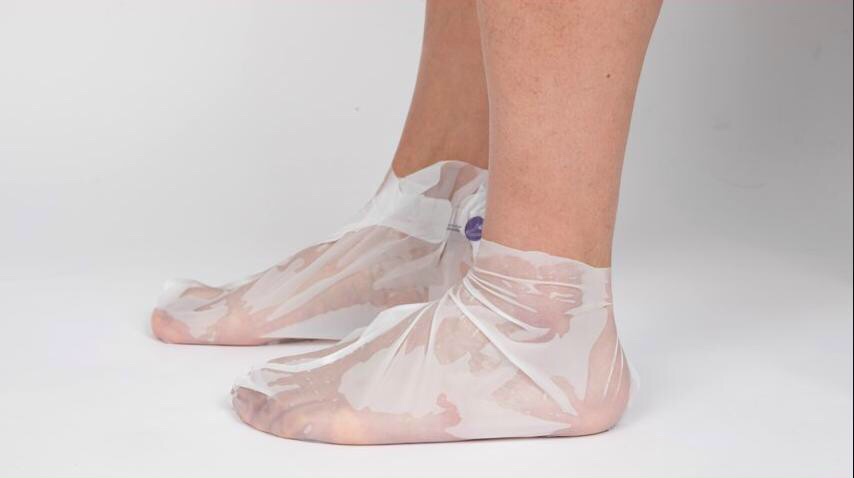 Tẩy tế bào chết da chân Lavender Foot Care Pack To Plan Nhật bản Set 2 miếng