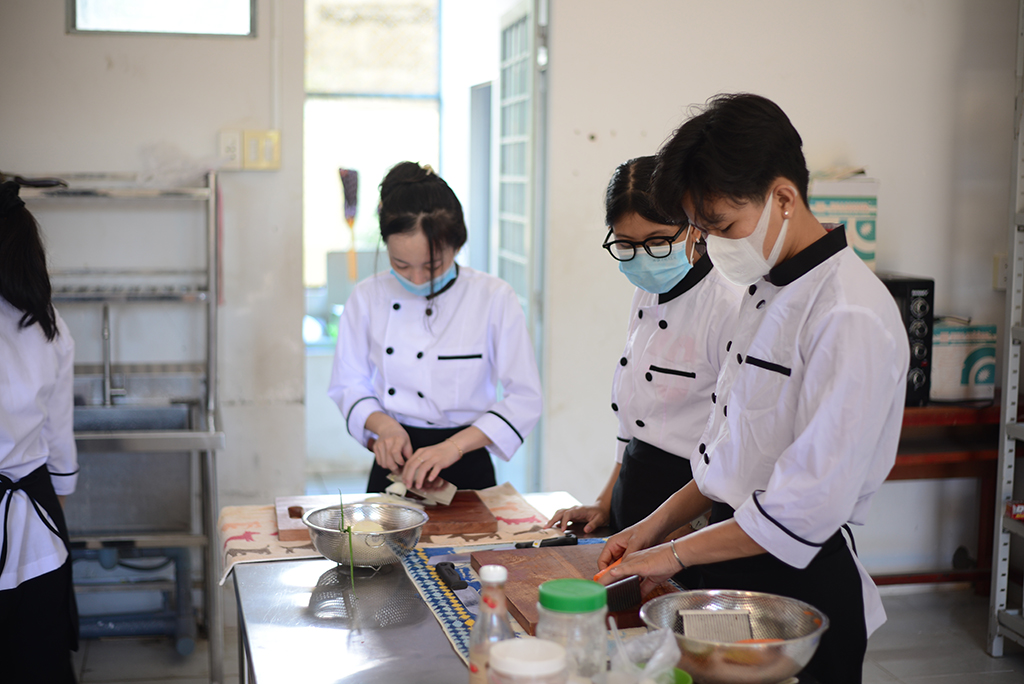 kỹ thuật trình bày món ăn
