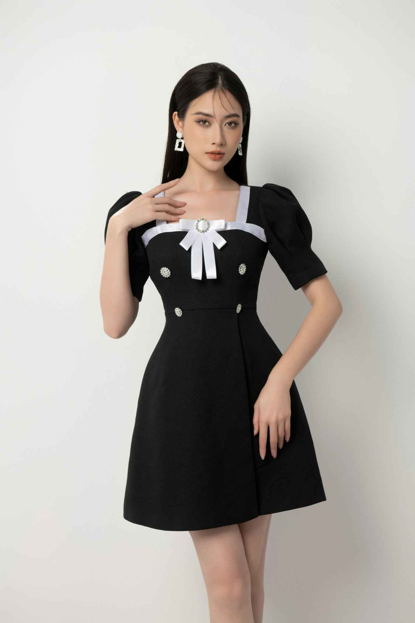 đầm đen đẹp