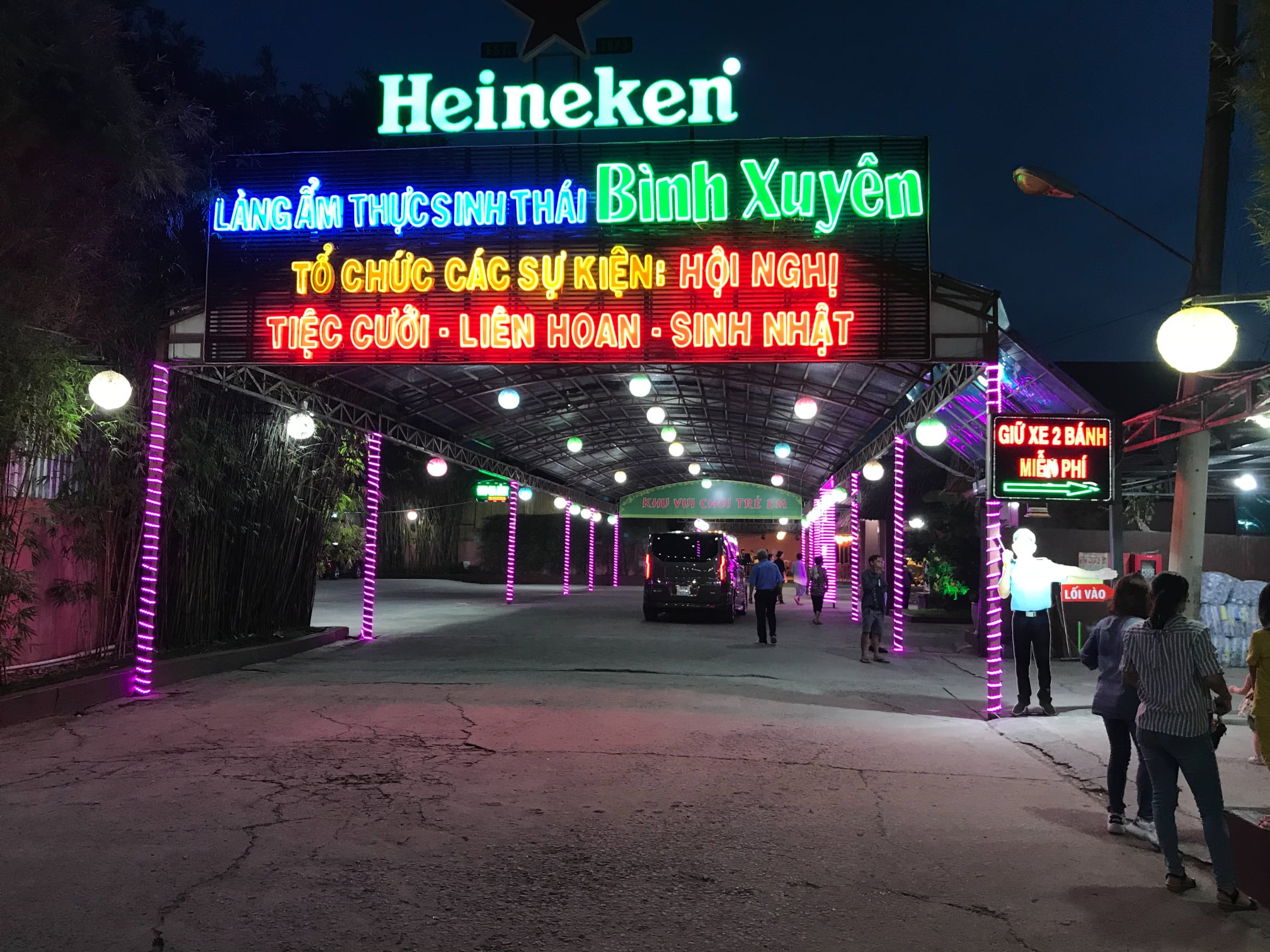 Nhà hàng bình xuyên thực đơn