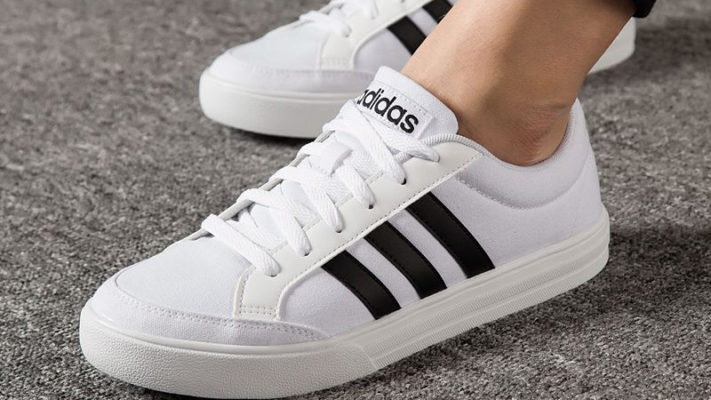 Giay adidas thoi trang