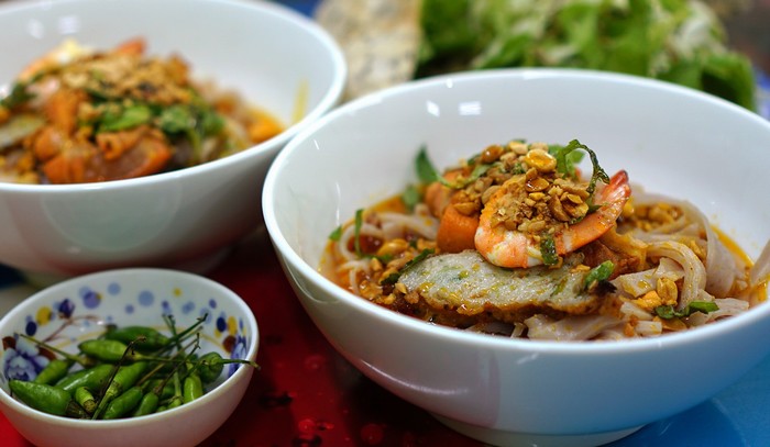 mi-quang-va-cao-lau