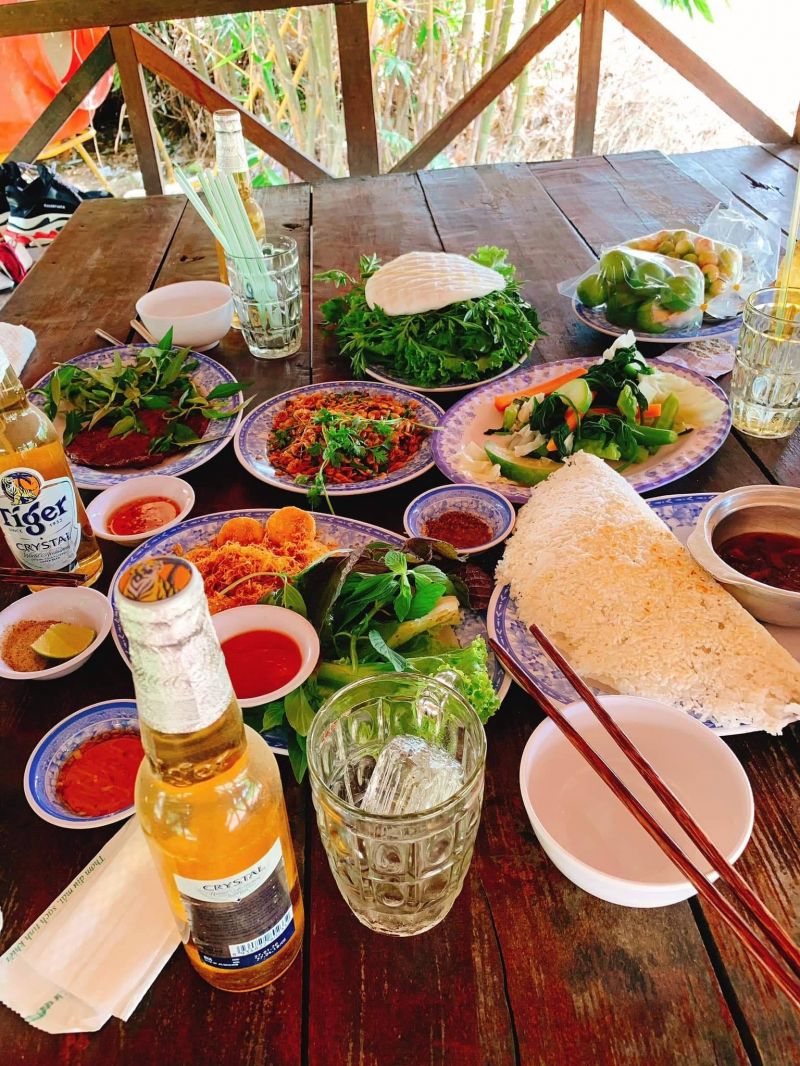 am-thuc-canh-dong-hoang