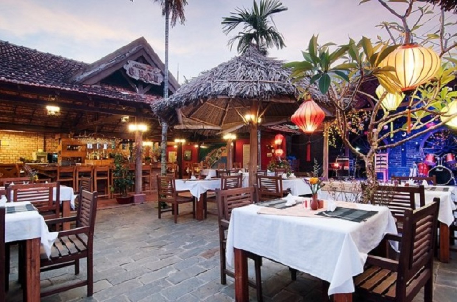 nha-hang-am-thuc-phu-hai