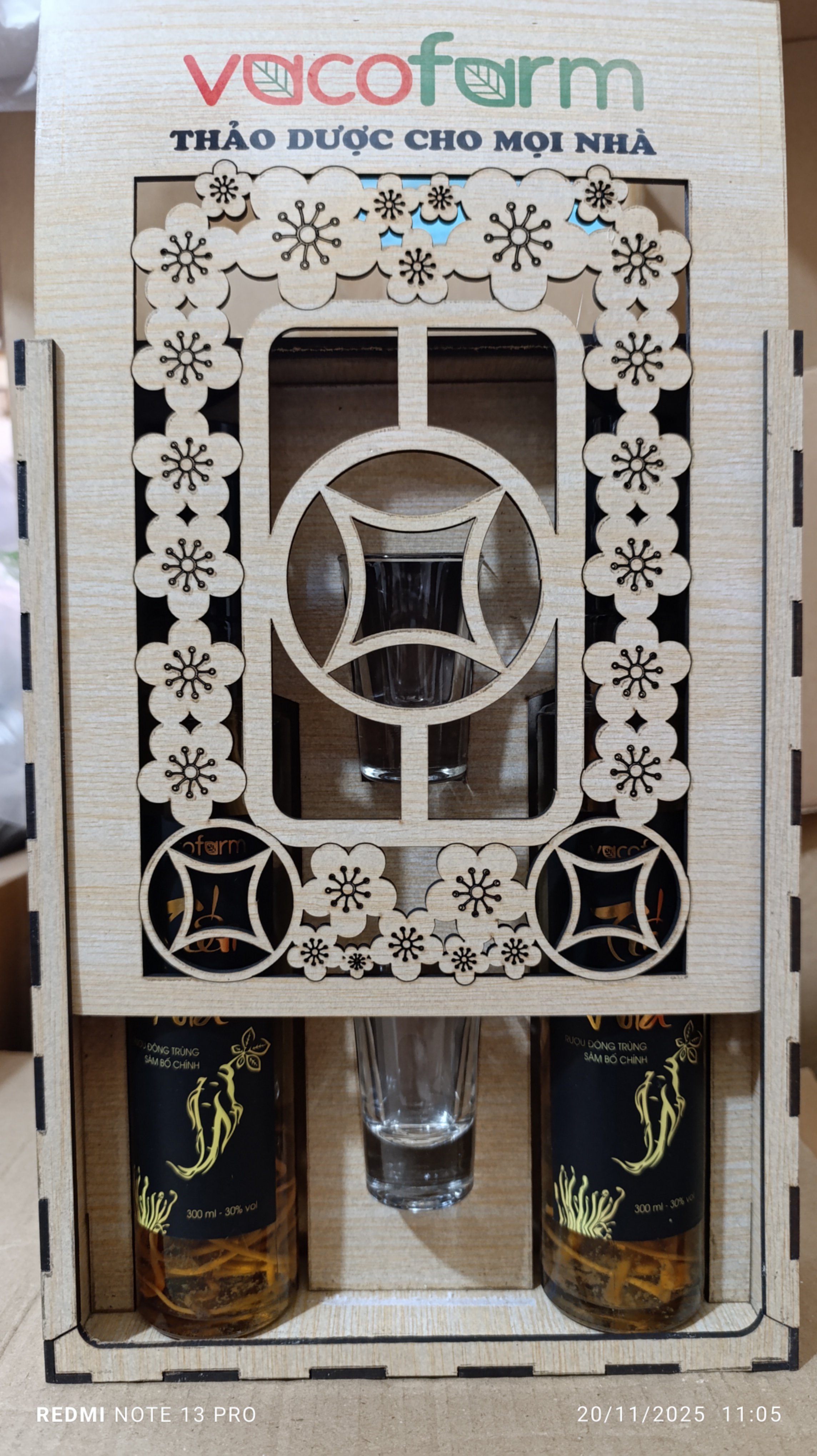 CẶP RƯỢU TIẾN VUA - Hộp gỗ