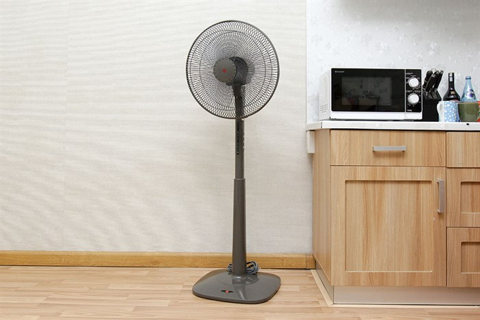 Quạt đứng KDK 3 cánh M40K GY 50W