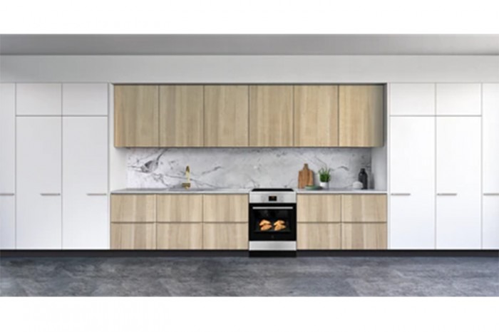 Bếp từ kết hợp lò nướng Electrolux LKI640200X