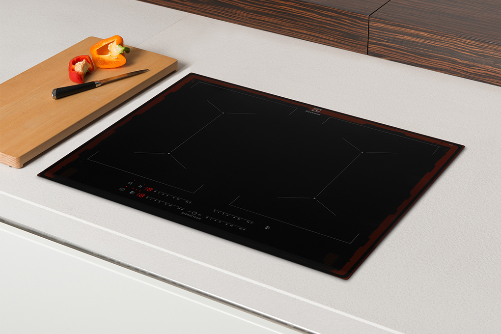 Bếp từ Electrolux 4 vùng nấu EiV644