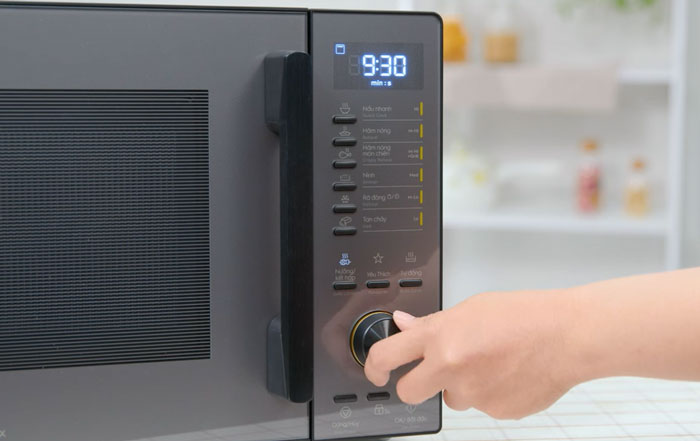 Lò vi sóng có nướng Electrolux 25 lít EMG25D22BM