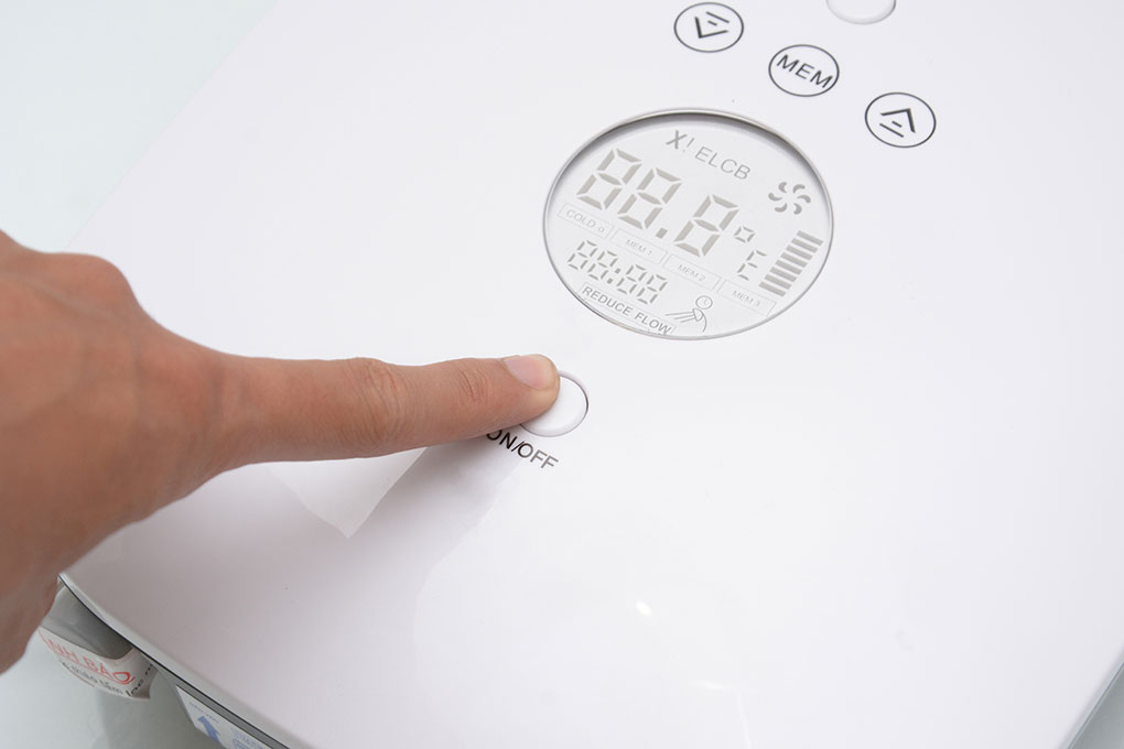 Bình nóng lạnh trực tiếp Ferroli Divo SDN