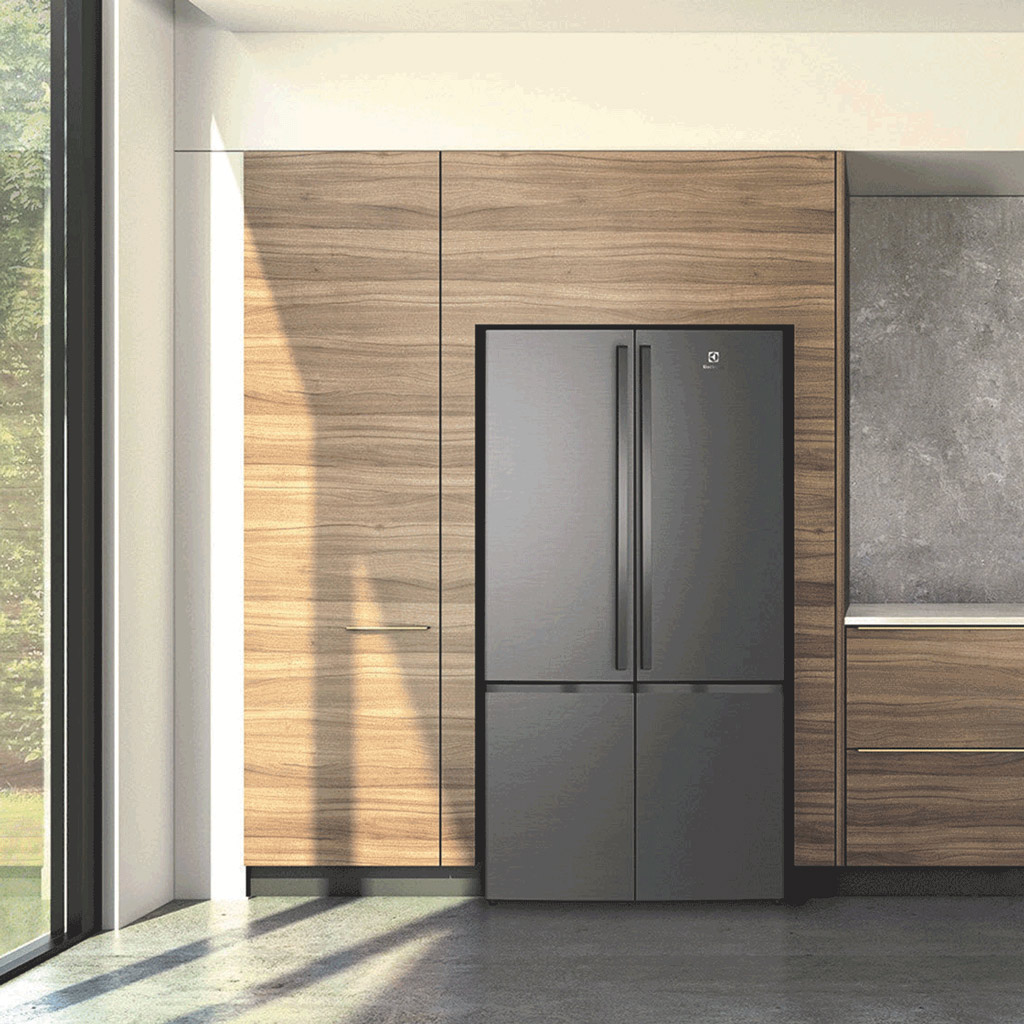 Tủ lạnh Electrolux Inverter 541 lít EQE6000A-B