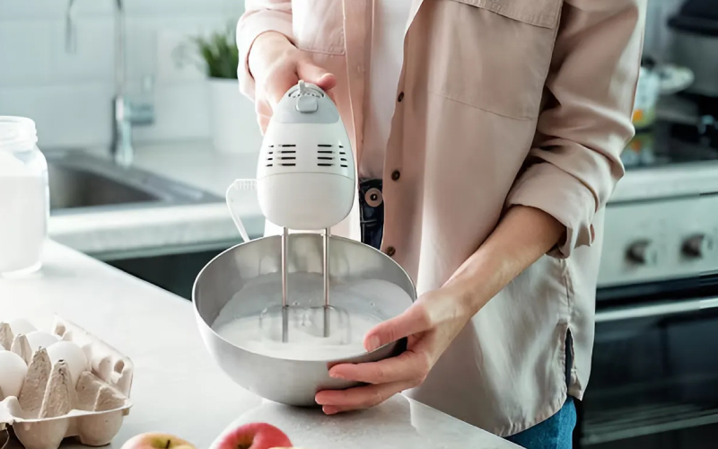 Tiêu chí và cách chọn máy đánh trứng - Máy đánh trứng cầm tay có công sức nhỏ sẽ giảm thiểu được tiếng ồn