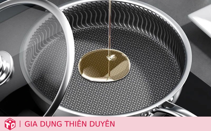 Chảo chống dính có an toàn không? Cách sử dụng chảo đúng cách - Chảo Đáy Bằng Chống Dính 5 Lớp Inox 304 Tổ Ong 28-30CM