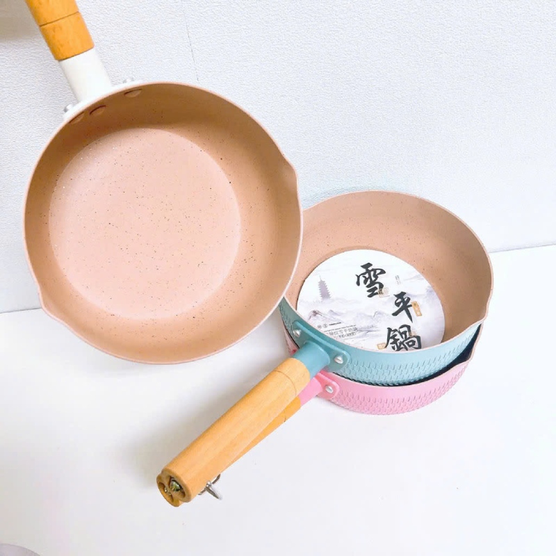 Chảo đáy lòng sâu có tay cầm cán gỗ 4