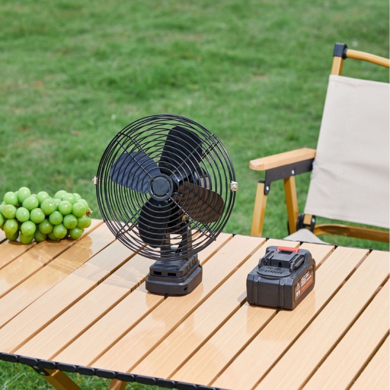 Quạt Tích Điện 4 Cánh Makita 4