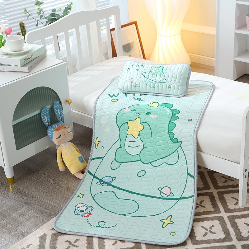 Set Chiếu Điều Hòa Cao Su Non Kèm Gối Cho Bé 5