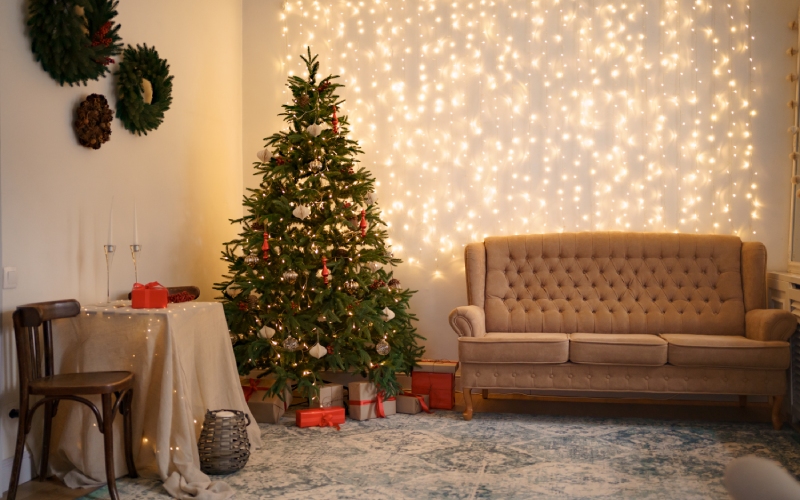 Top 6 ý tưởng kinh doanh mùa Noel kiếm bộn tiền - Kinh doanh dây đèn trang trí