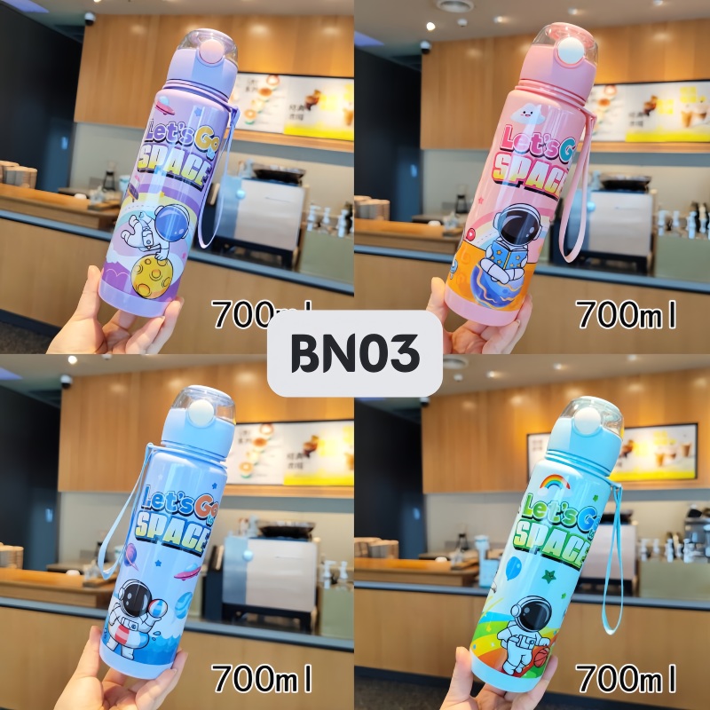 Bình Nước Phi Hành Gia 700ML Kèm Ống Hút và Quai Xách Tiện Lợi 4