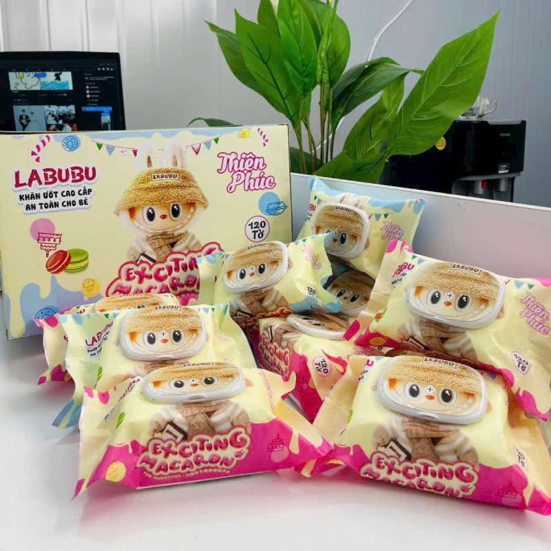 Thùng 32 Gói Khăn Ướt Labubu Phú Đạt 4