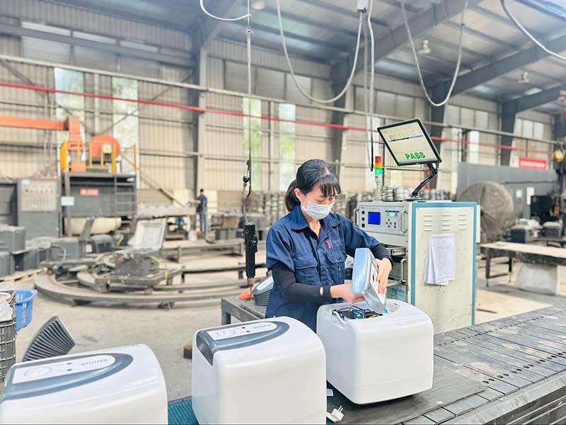 Thiết bị được sản xuất dưới dây chuyền hiện đại