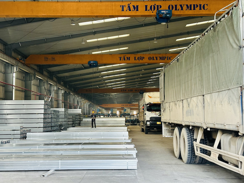 Bảo quản thép hộp chữ nhật ở nơi khô ráo, thoáng mát