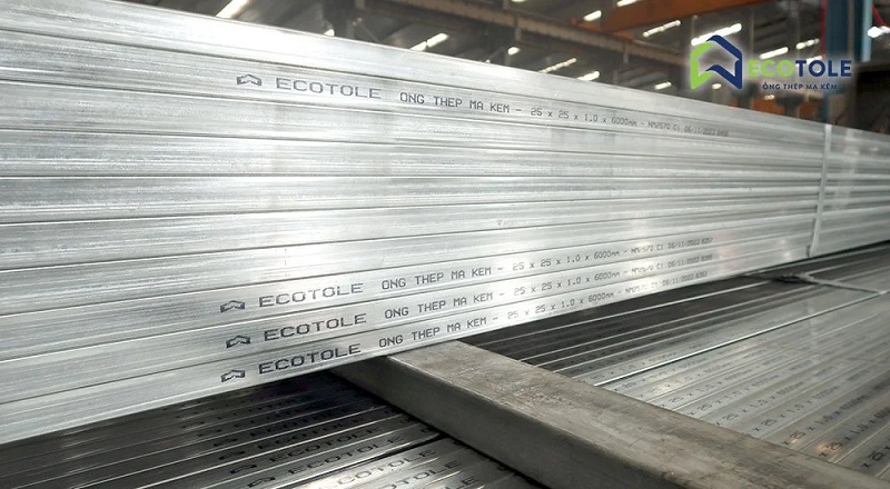 Trên mỗi thân thép hộp mạ kẽm Ecotole đều in dòng chữ điện tử