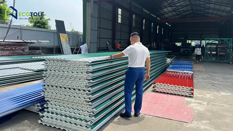 Tôn cách nhiệt Ecotole 6 sóng 1.08m