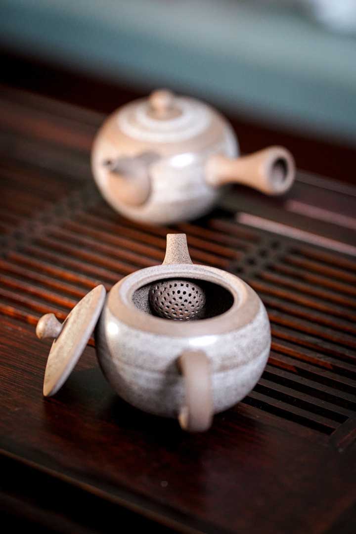 Ấm Trà Gốm Sứ Hồng Sa Bát Tràng Dáng Thủy